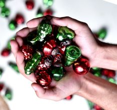 25 Pieces Green and Red Ornaments For Tree Decoration - Glass Christmas Ornaments